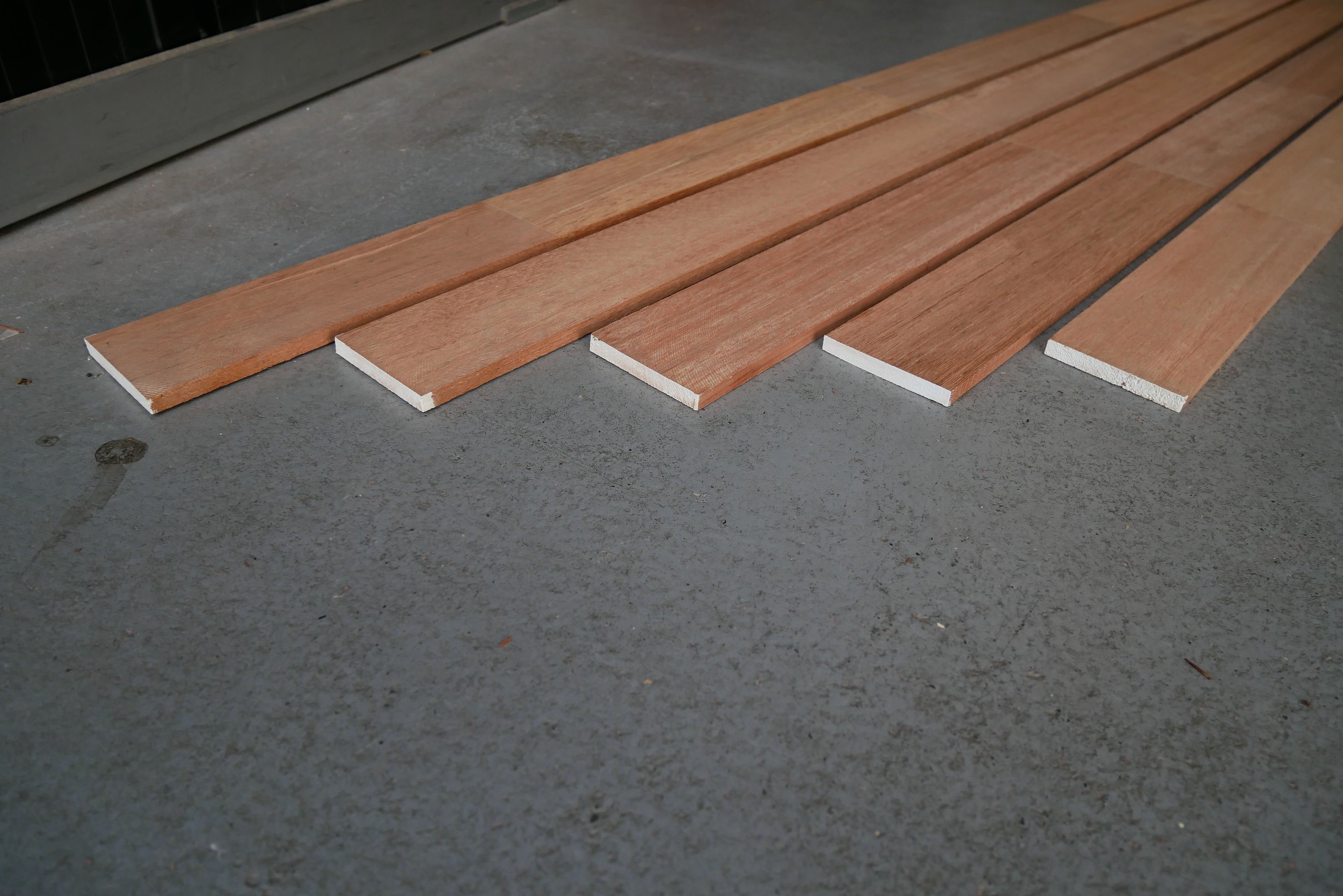 10 stuks Mahonie Latten Kopmaat 68 x 9 mm Lengte 2550 mm GEVINGERLAST!