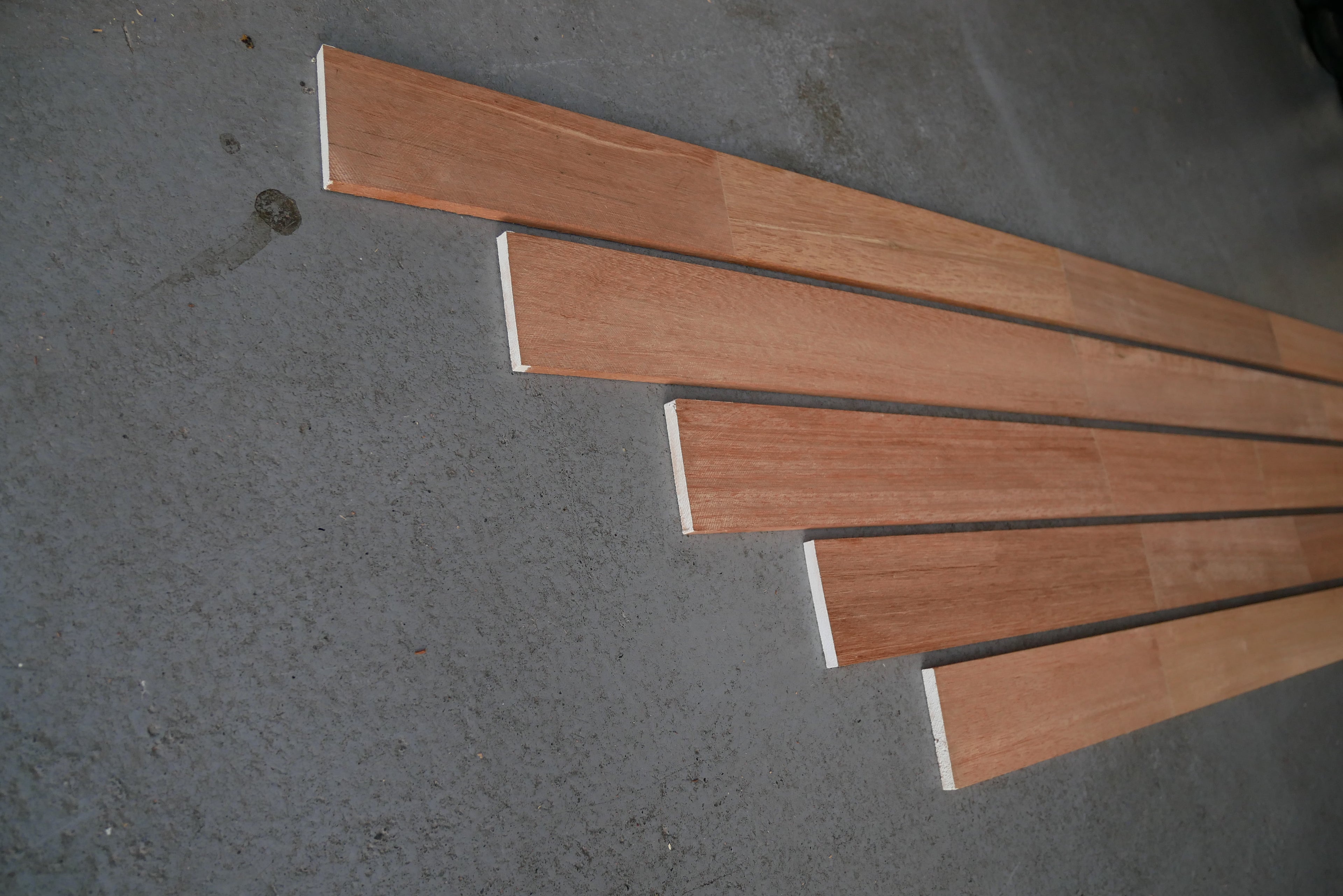 10 stuks Mahonie Latten Kopmaat 68 x 9 mm Lengte 2550 mm GEVINGERLAST!