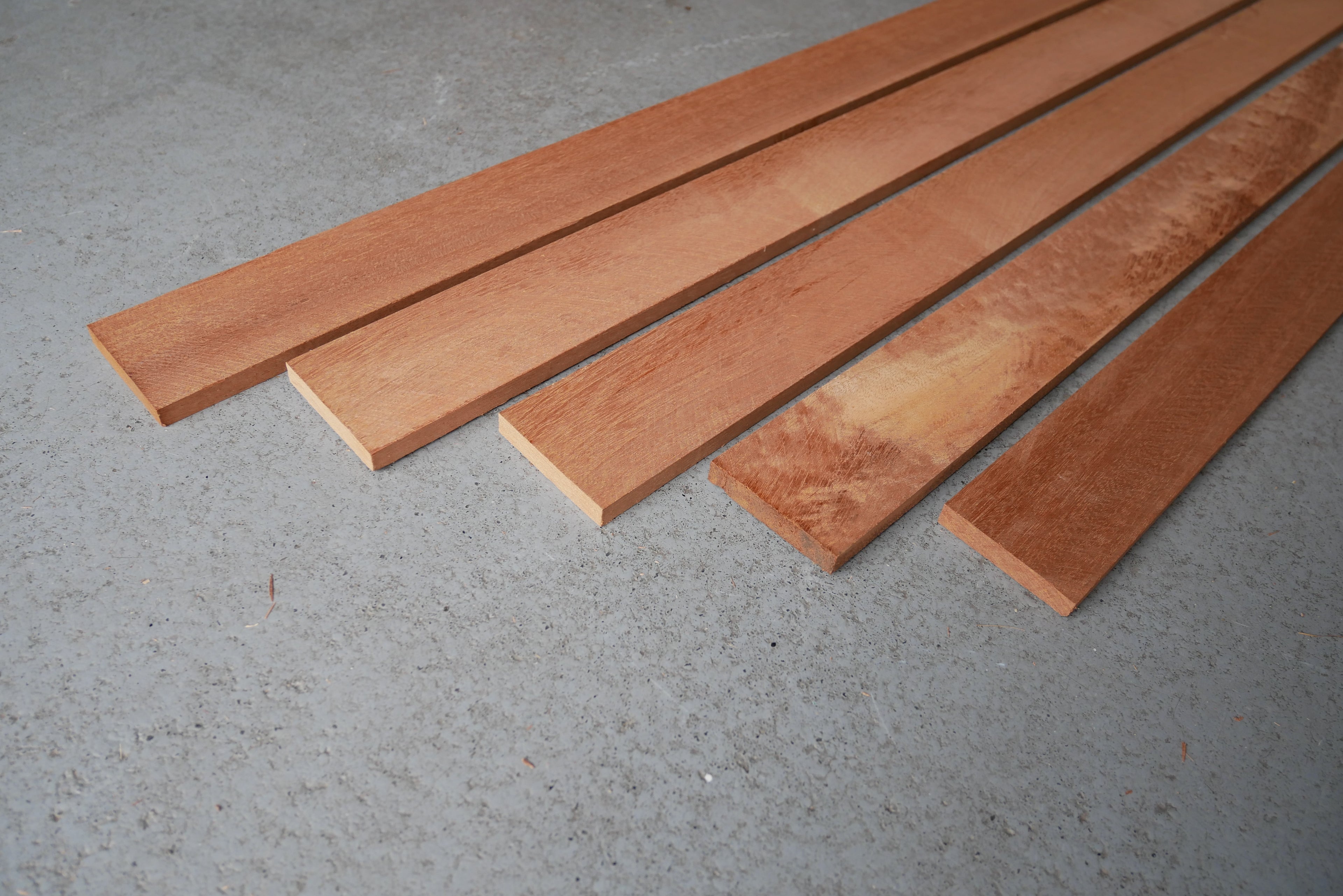 10 stuks Mahonie Latten Kopmaat 55 x 10 mm Lengte 2350 mm