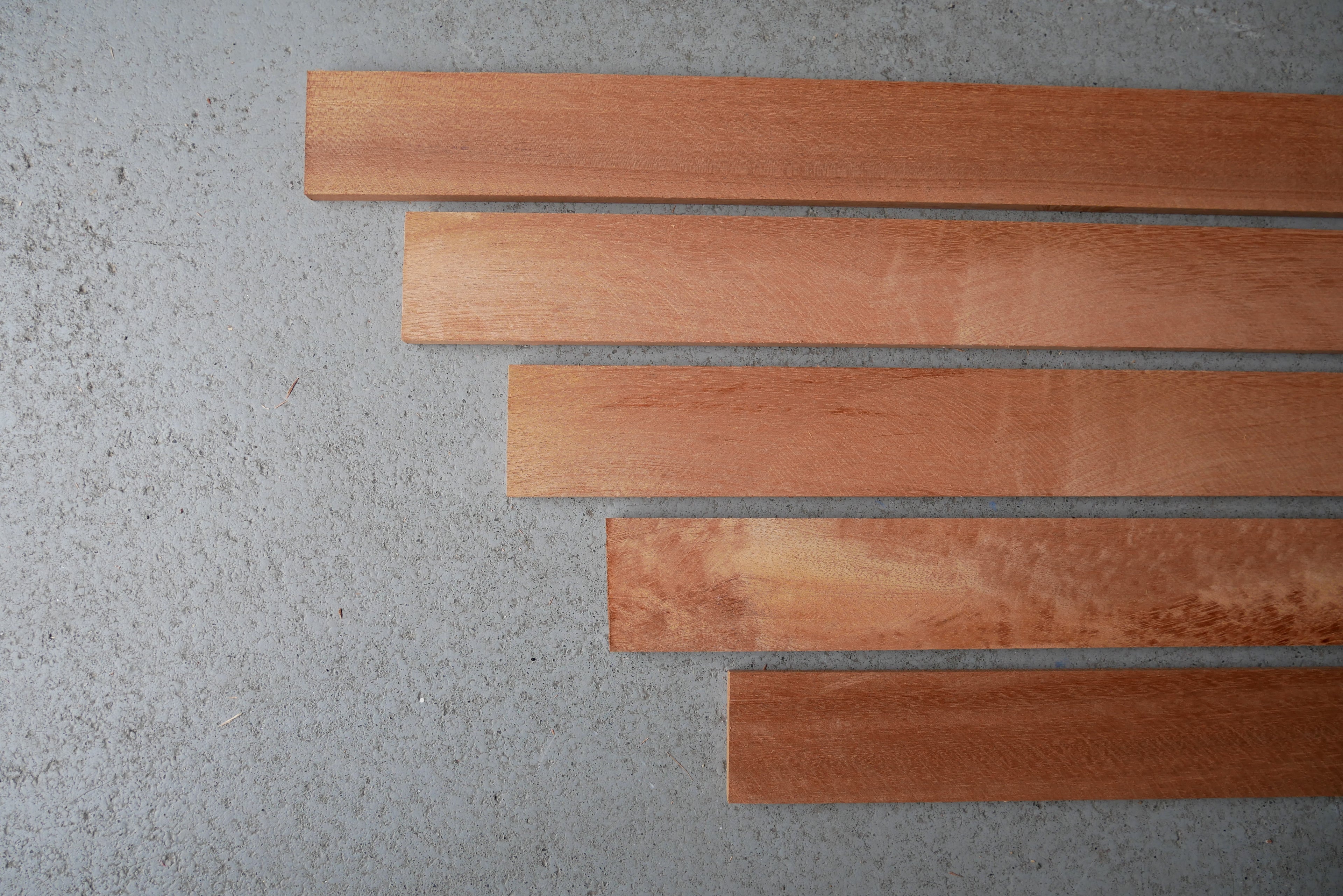 10 stuks Mahonie Latten Kopmaat 55 x 10 mm Lengte 2350 mm