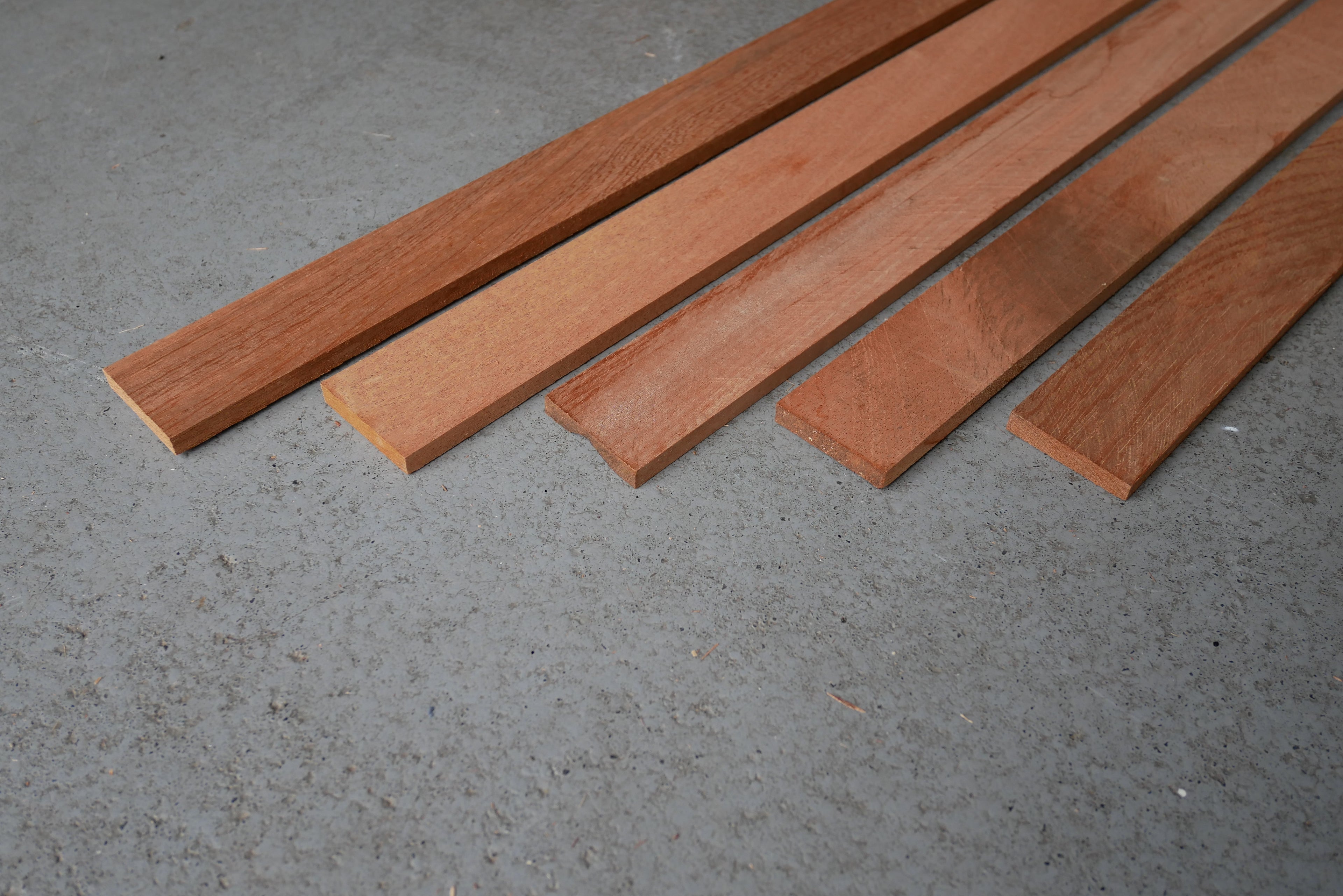 10 stuks Mahonie Latten Kopmaat 43 x 8 mm Lengte 2200 mm