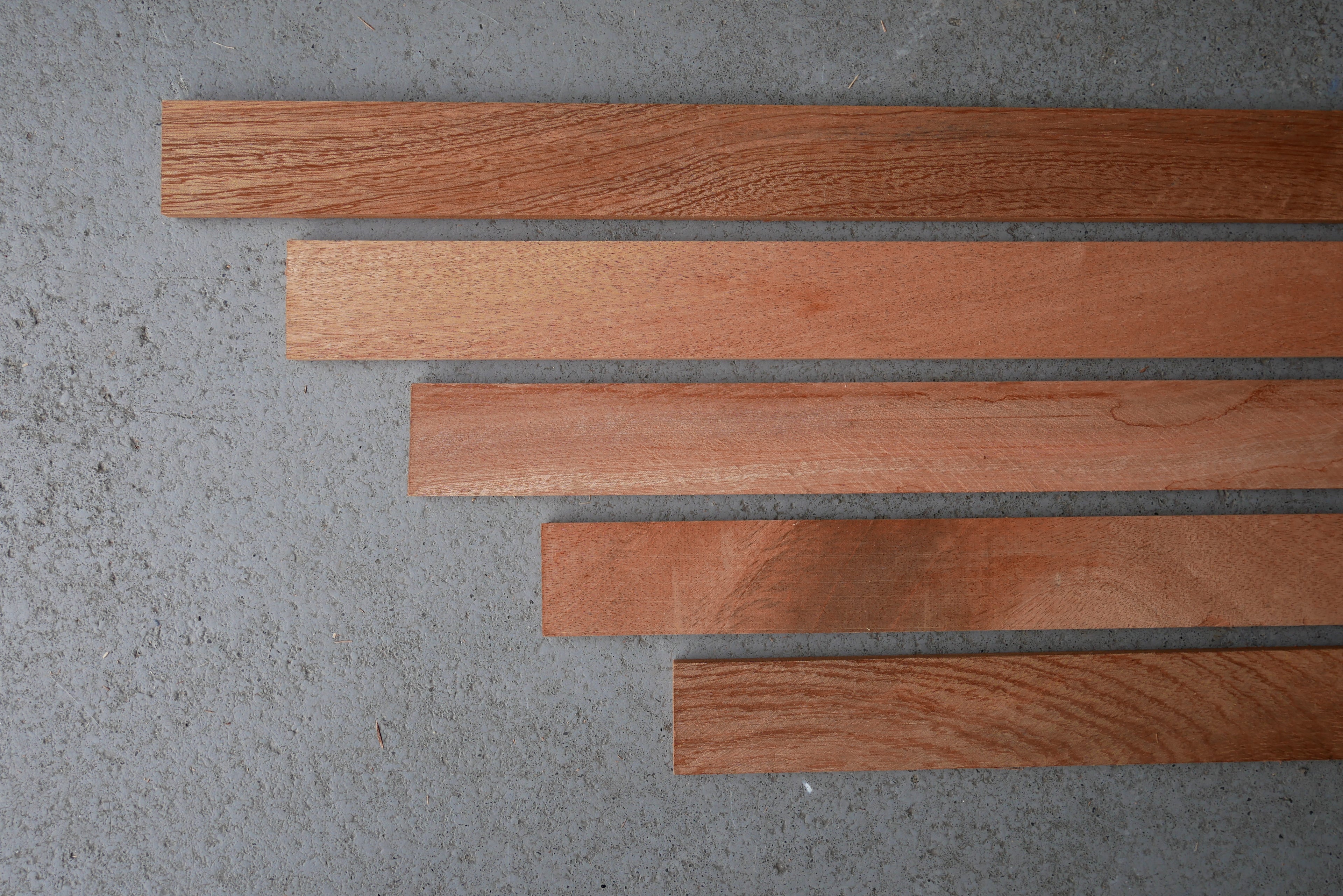 10 stuks Mahonie Latten Kopmaat 43 x 8 mm Lengte 2200 mm