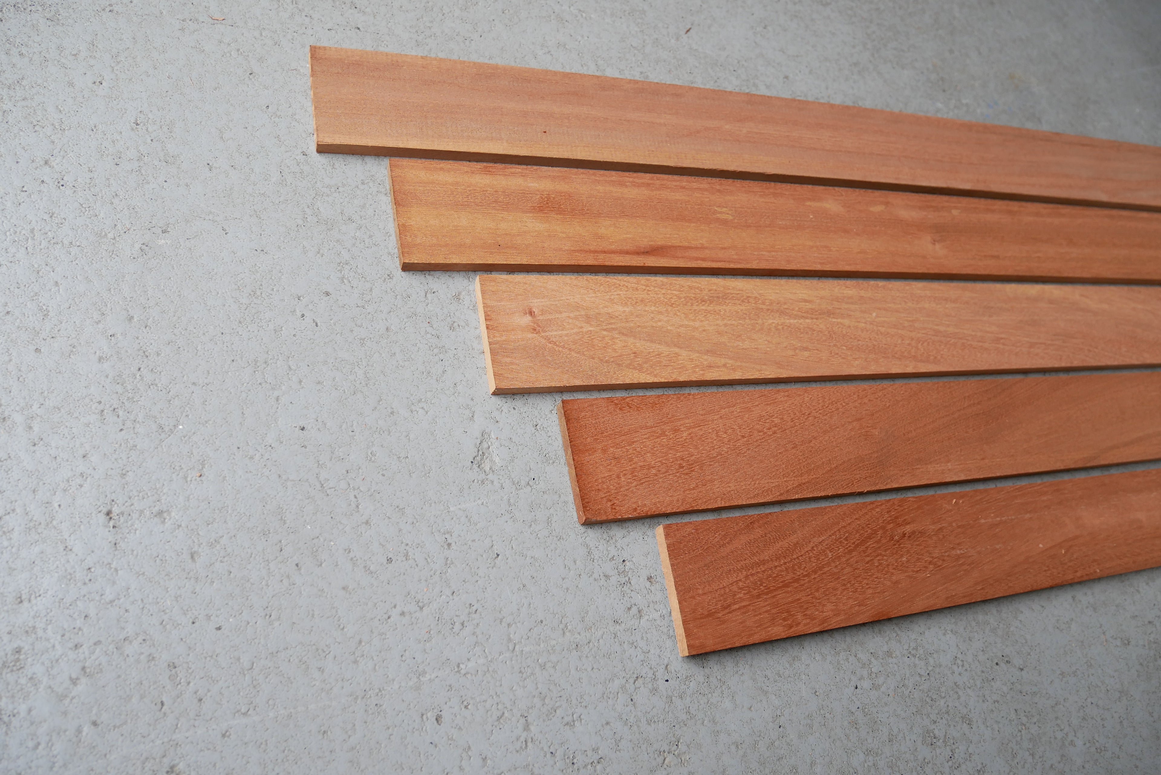 10 stuks Mahonie Latten Kopmaat 55 x 8 mm Lengte 3050 mm